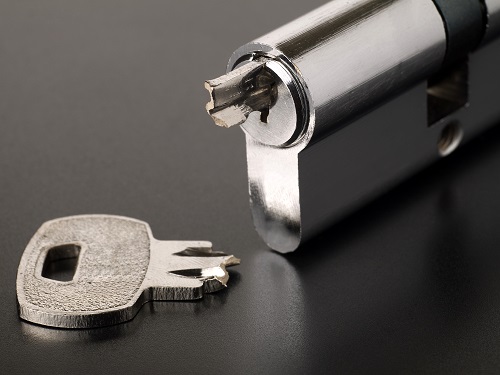 Emergency locksmith Vaughan broken key extraction